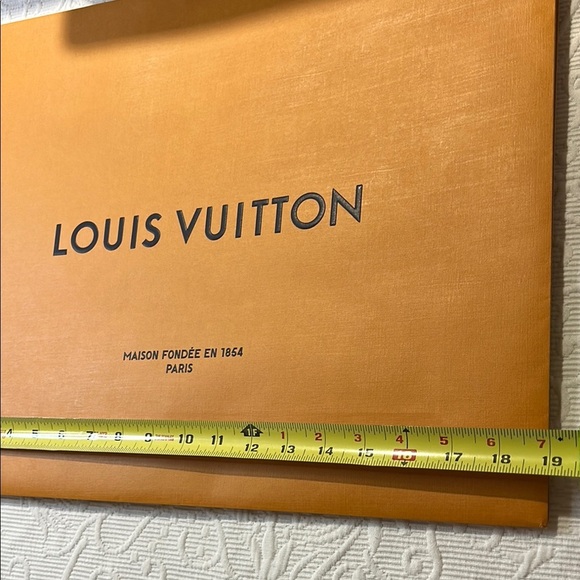 Louis Vuitton Bold Orange Bag and envelope. - Picture 3 of 10